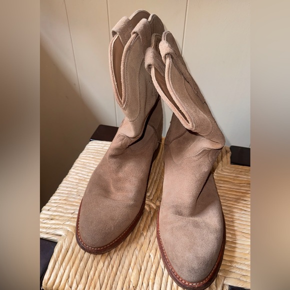 Mens suede Tan Suede Boots 9.5 - Picture 1 of 3